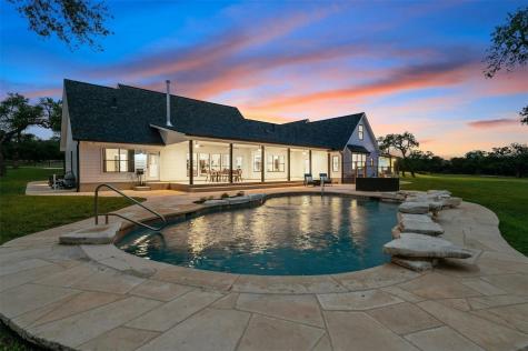 333 Stallion Lane Dripping Springs TX 78620