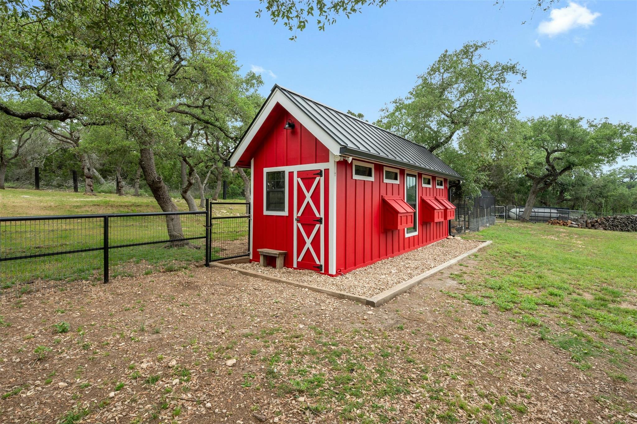 333 Stallion Lane Dripping Springs TX 78620