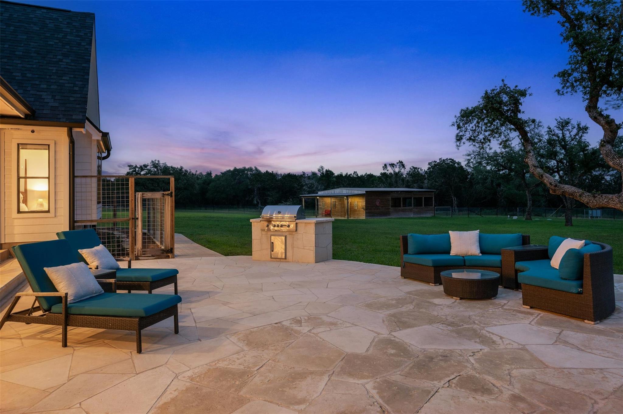 333 Stallion Lane Dripping Springs TX 78620