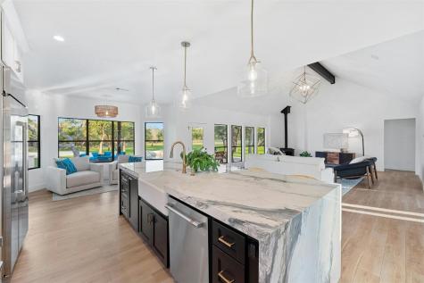 333 Stallion Lane Dripping Springs TX 78620