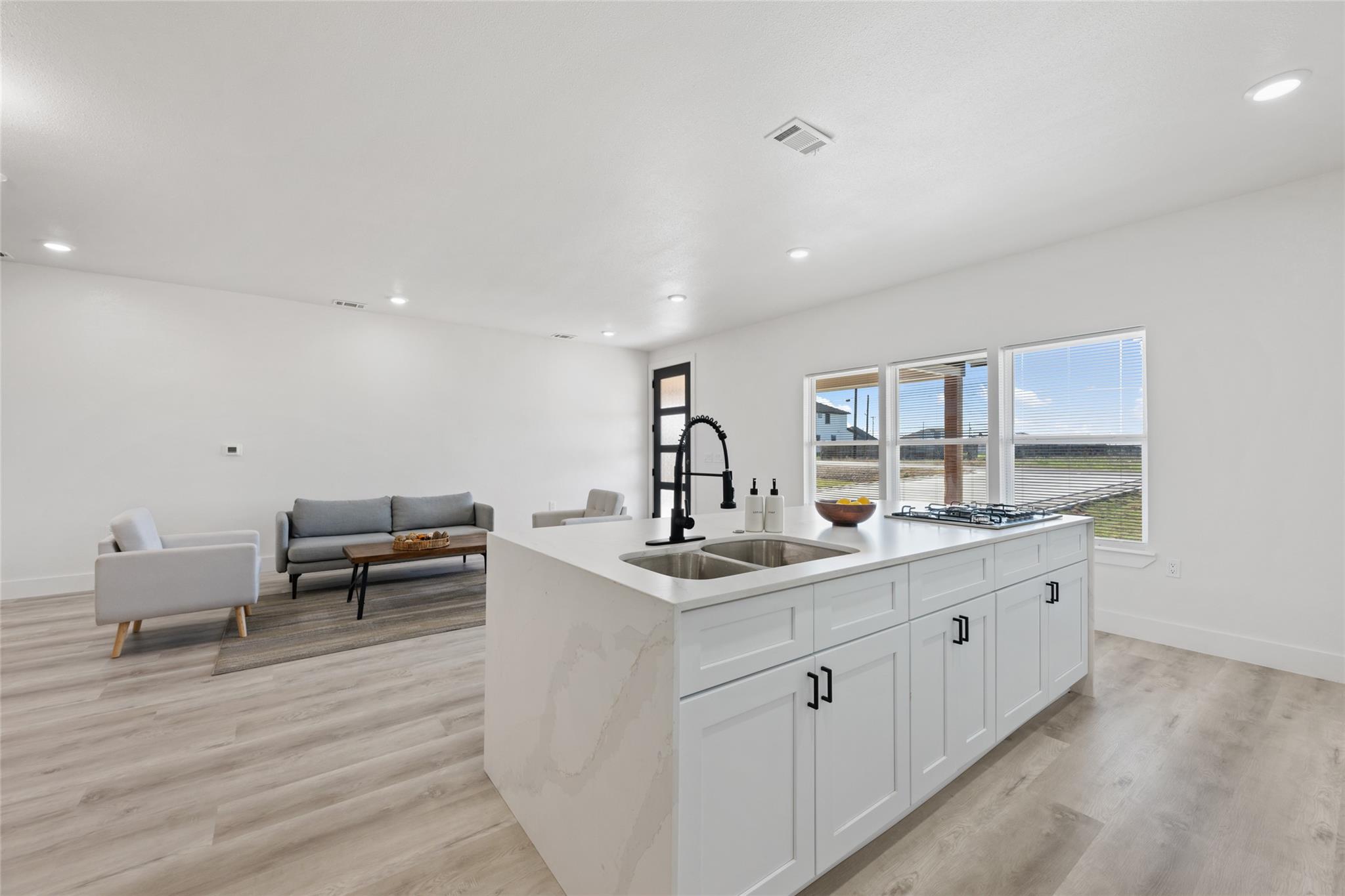 195 Bianca Circle Del Valle TX 78617