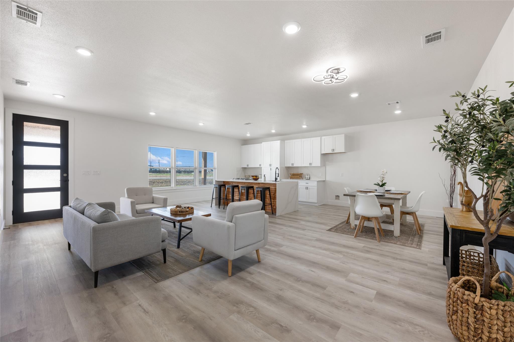 195 Bianca Circle Del Valle TX 78617