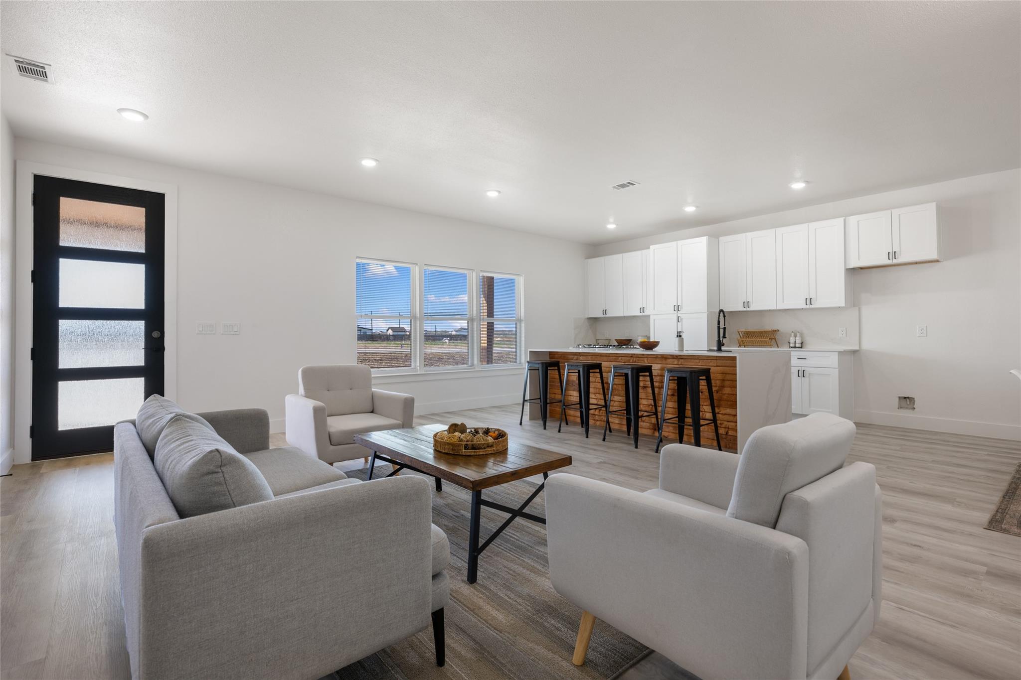 195 Bianca Circle Del Valle TX 78617