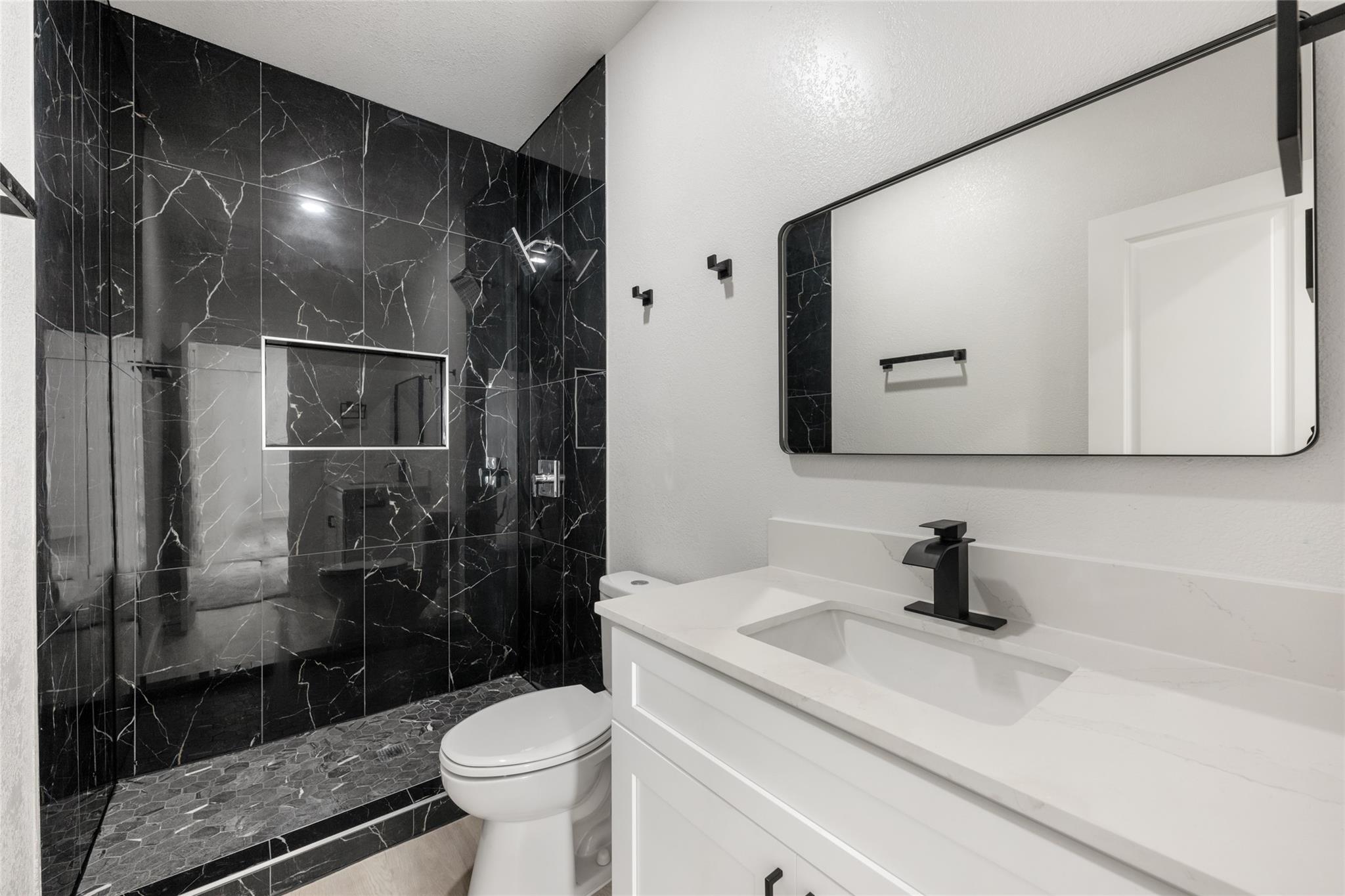 195 Bianca Circle Del Valle TX 78617