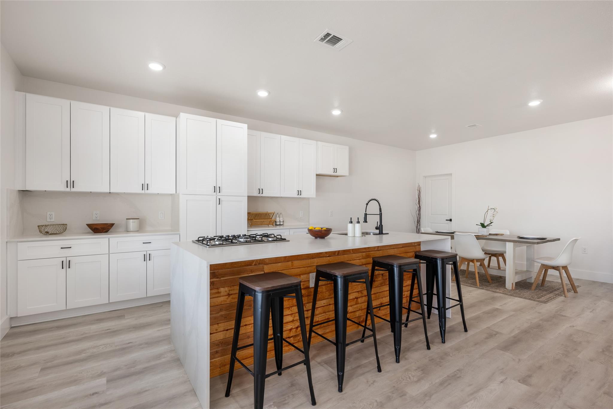 195 Bianca Circle Del Valle TX 78617