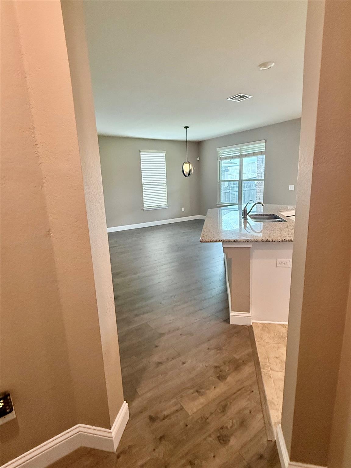 6904 Ondantra Bend Austin TX 78744