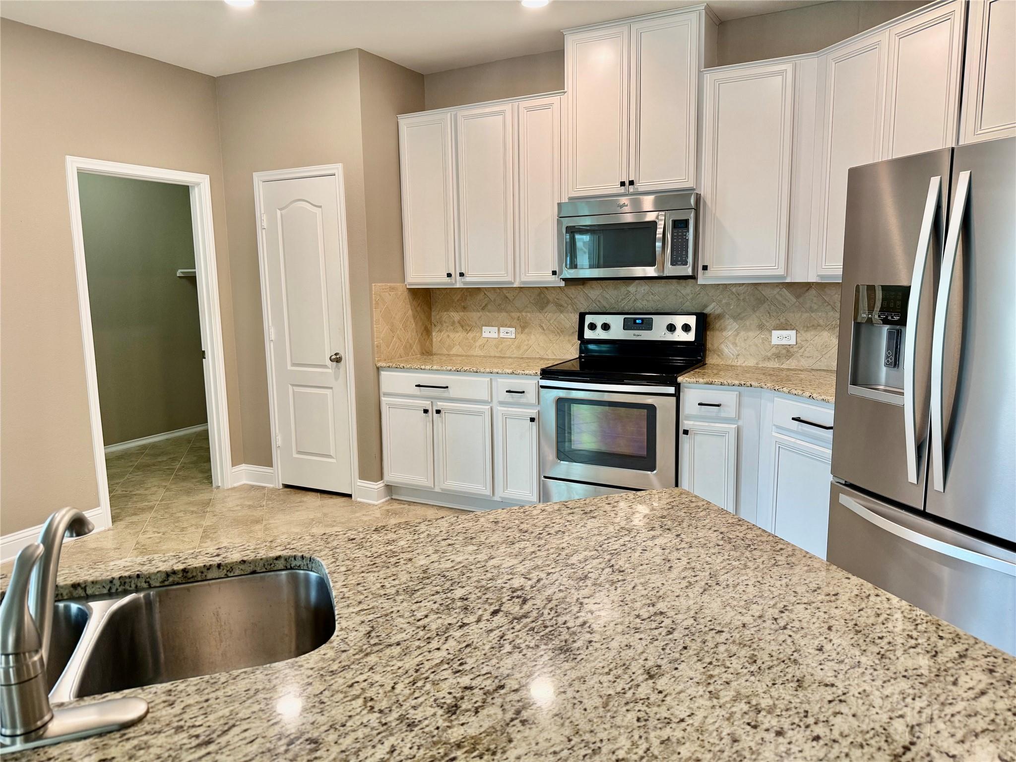 6904 Ondantra Bend Austin TX 78744