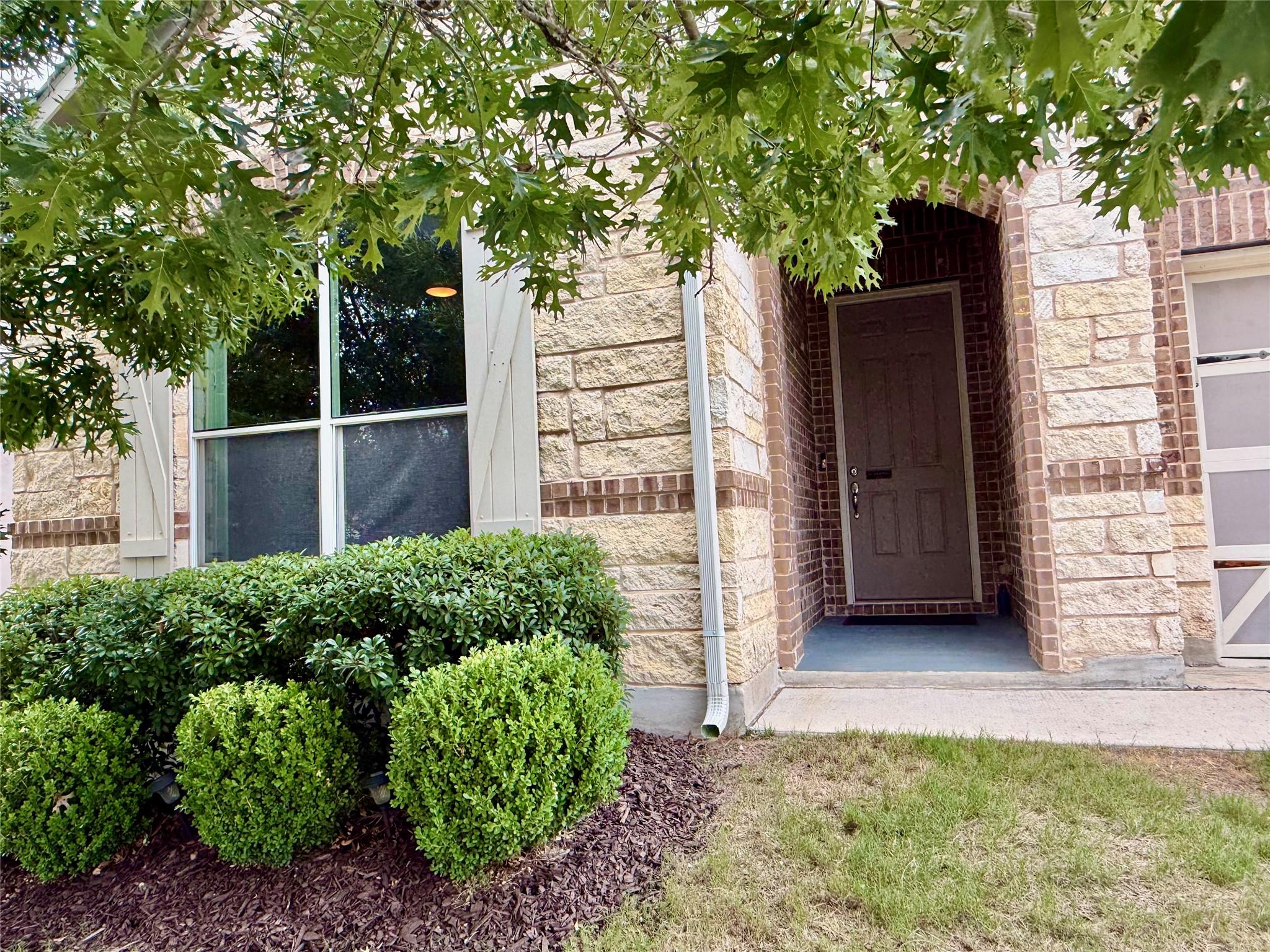 6904 Ondantra Bend Austin TX 78744