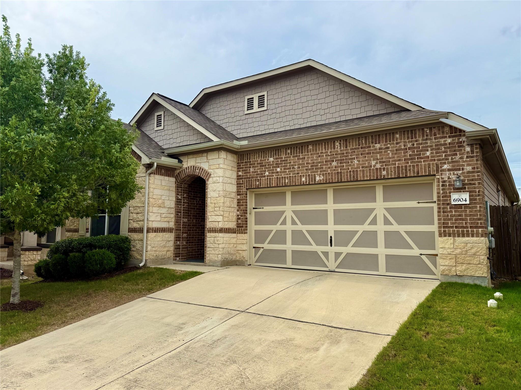 6904 Ondantra Bend Austin TX 78744