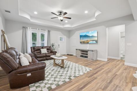 112 Twin Lakes Lane Bastrop TX 78602