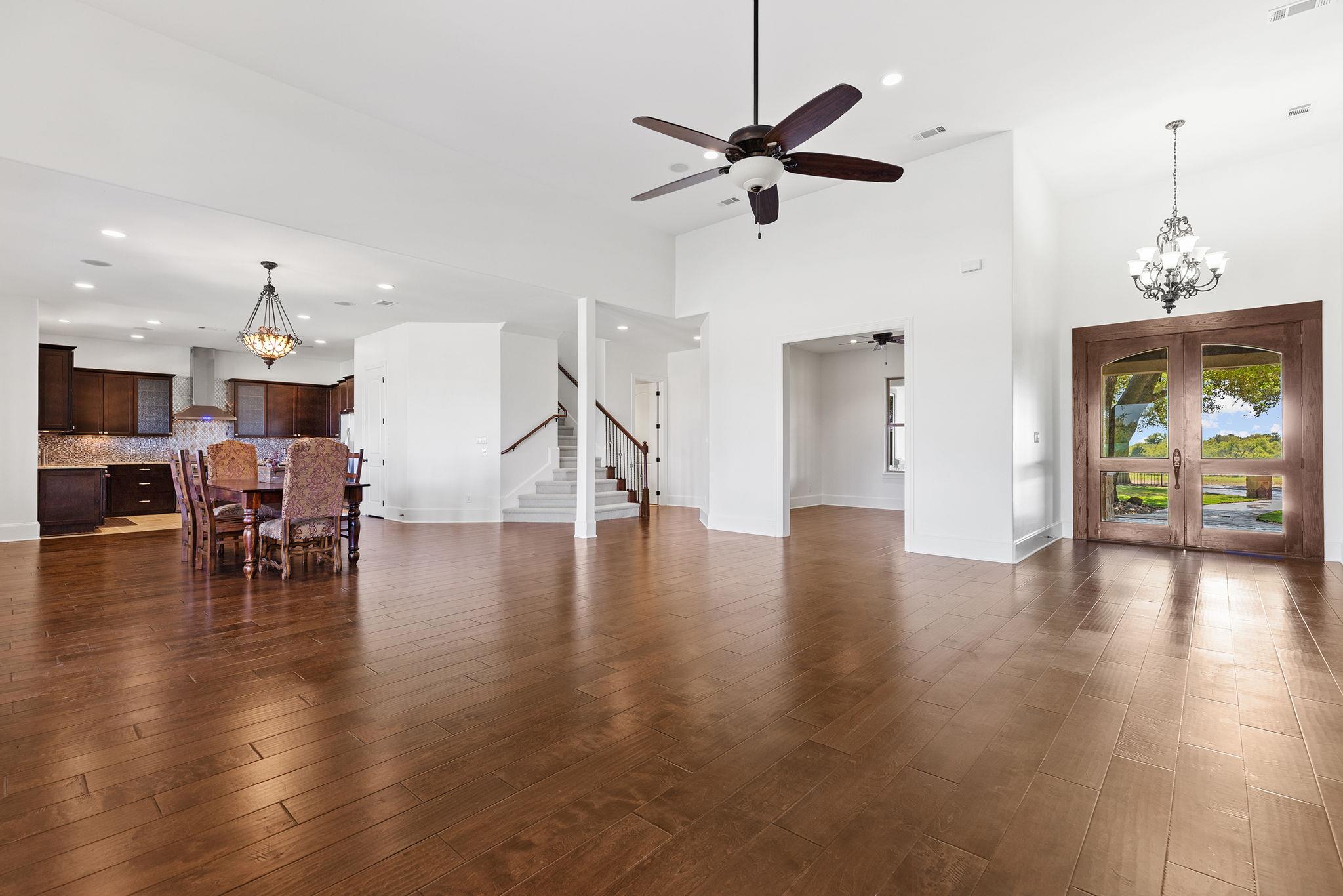 1124 County Road 301 Elgin TX 78621