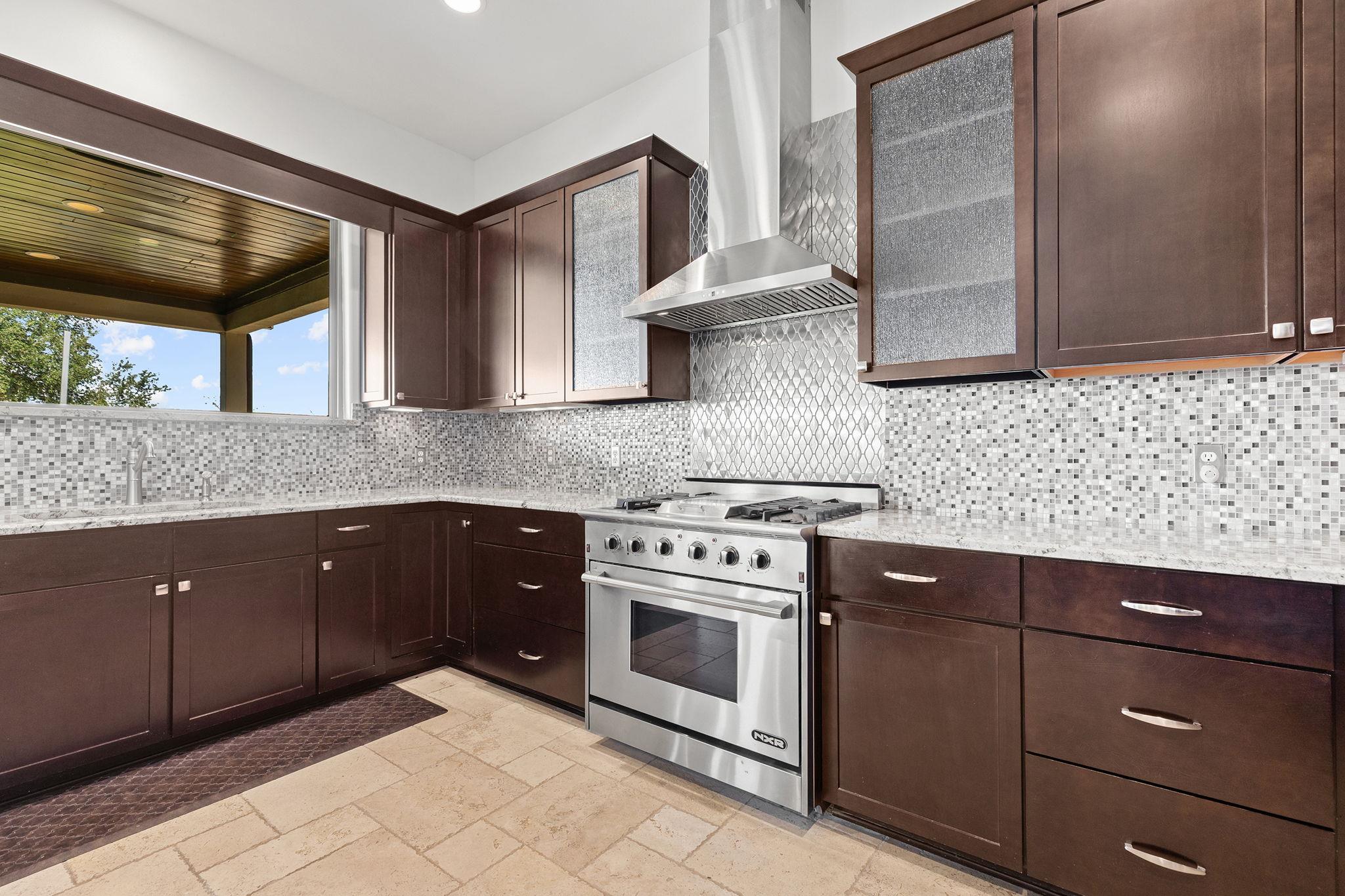 1124 County Road 301 Elgin TX 78621