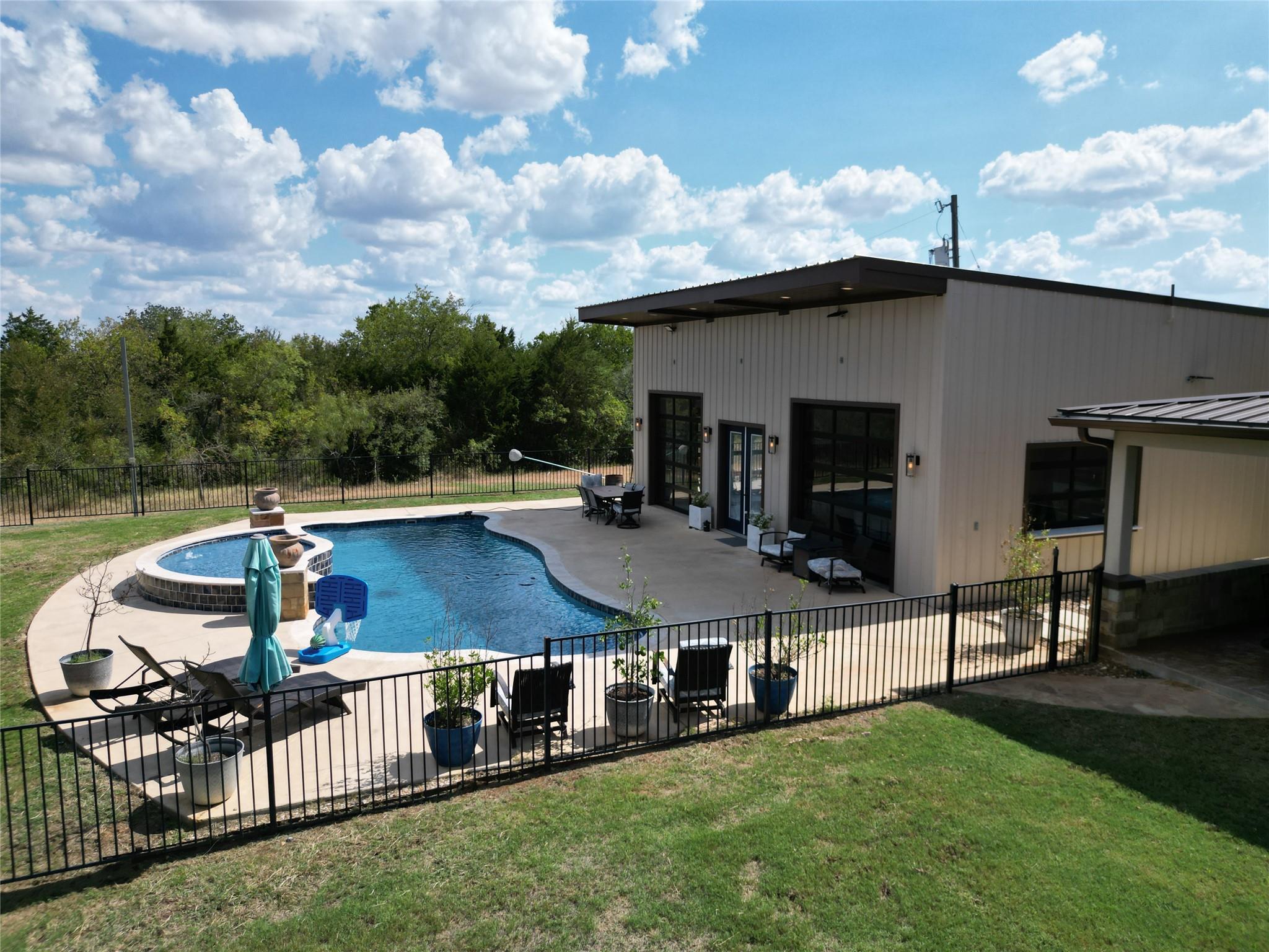 1124 County Road 301 Elgin TX 78621