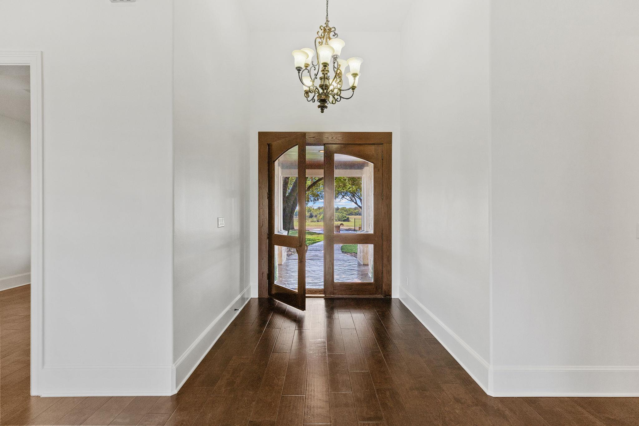 1124 County Road 301 Elgin TX 78621