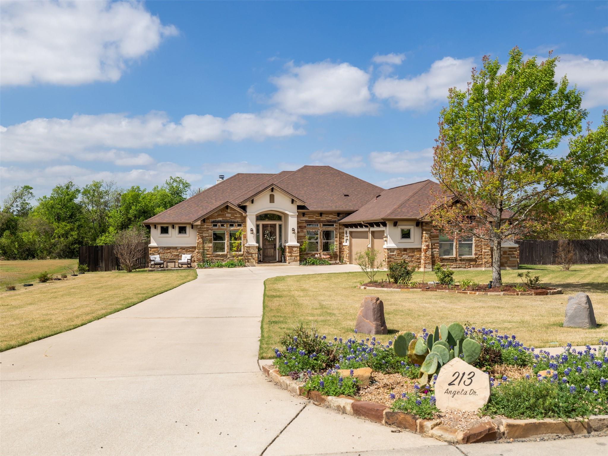 213 Angela Drive Liberty Hill TX 78642
