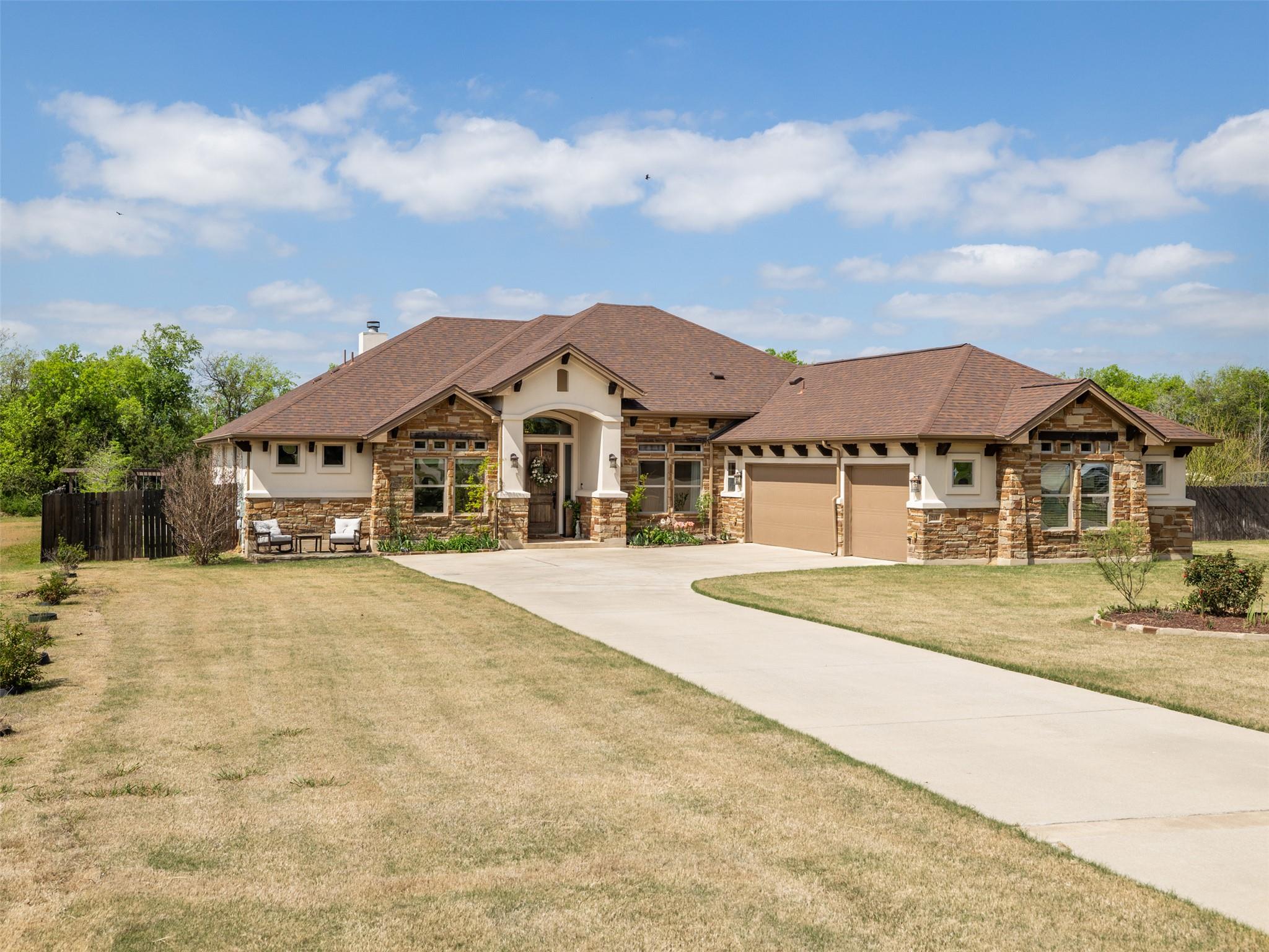213 Angela Drive Liberty Hill TX 78642