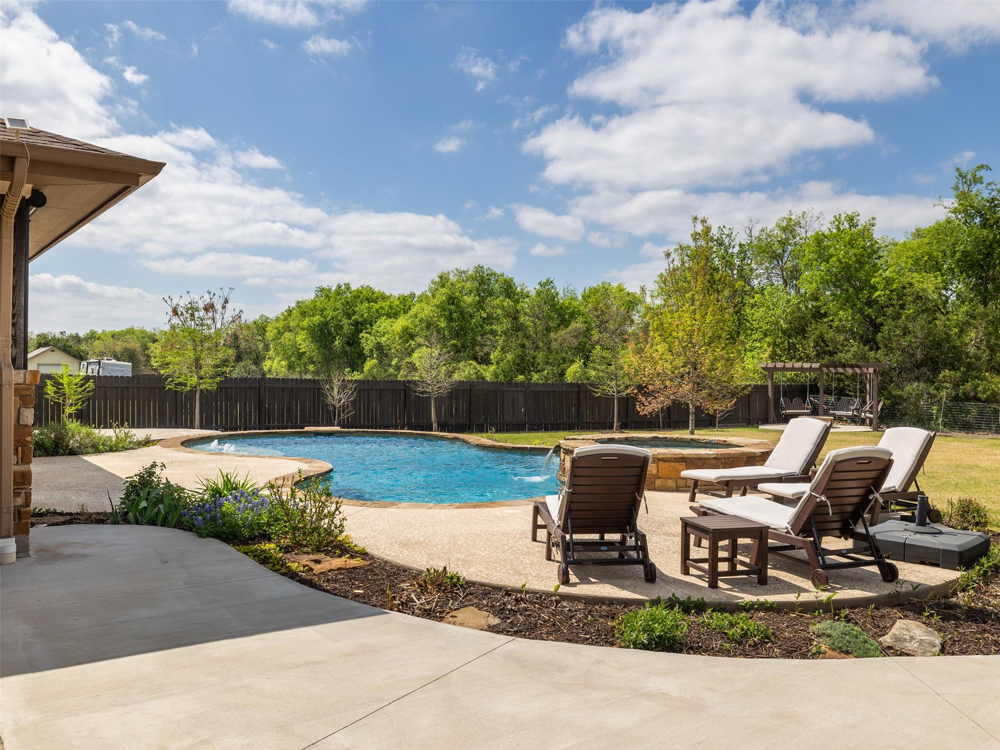 213 Angela Drive Liberty Hill TX 78642