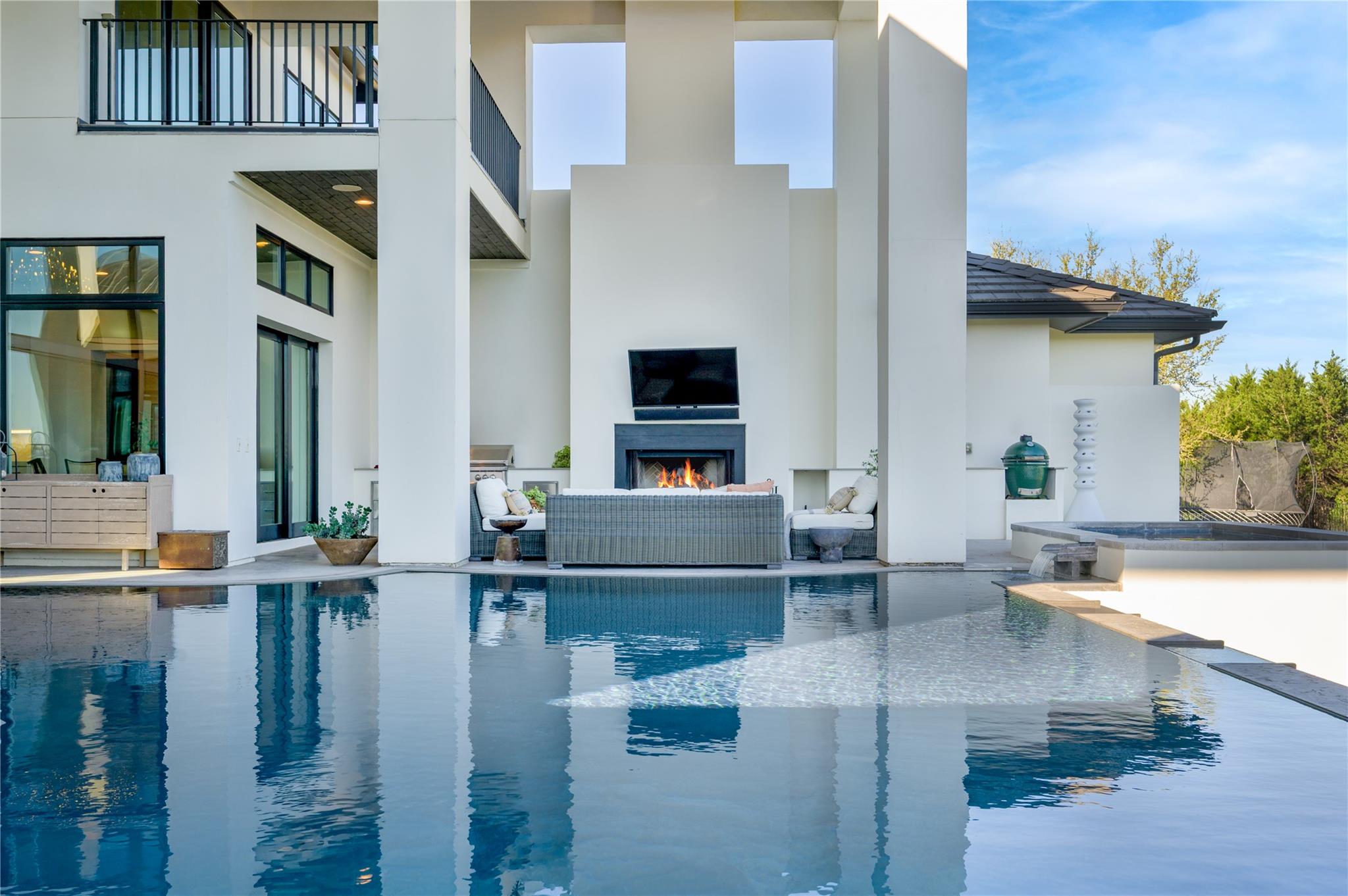 4300 Derrick Cove Spicewood TX 78669