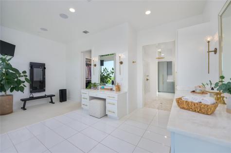 4300 Derrick Cove Spicewood TX 78669