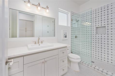 4300 Derrick Cove Spicewood TX 78669