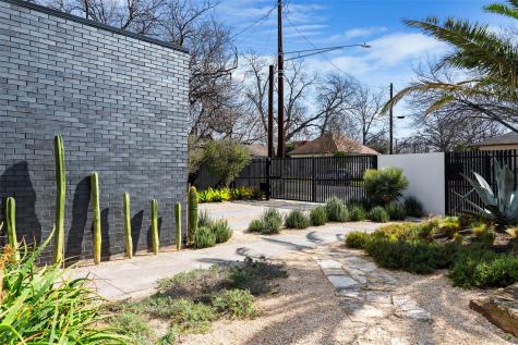 30 Chalmers Avenue Austin TX 78702