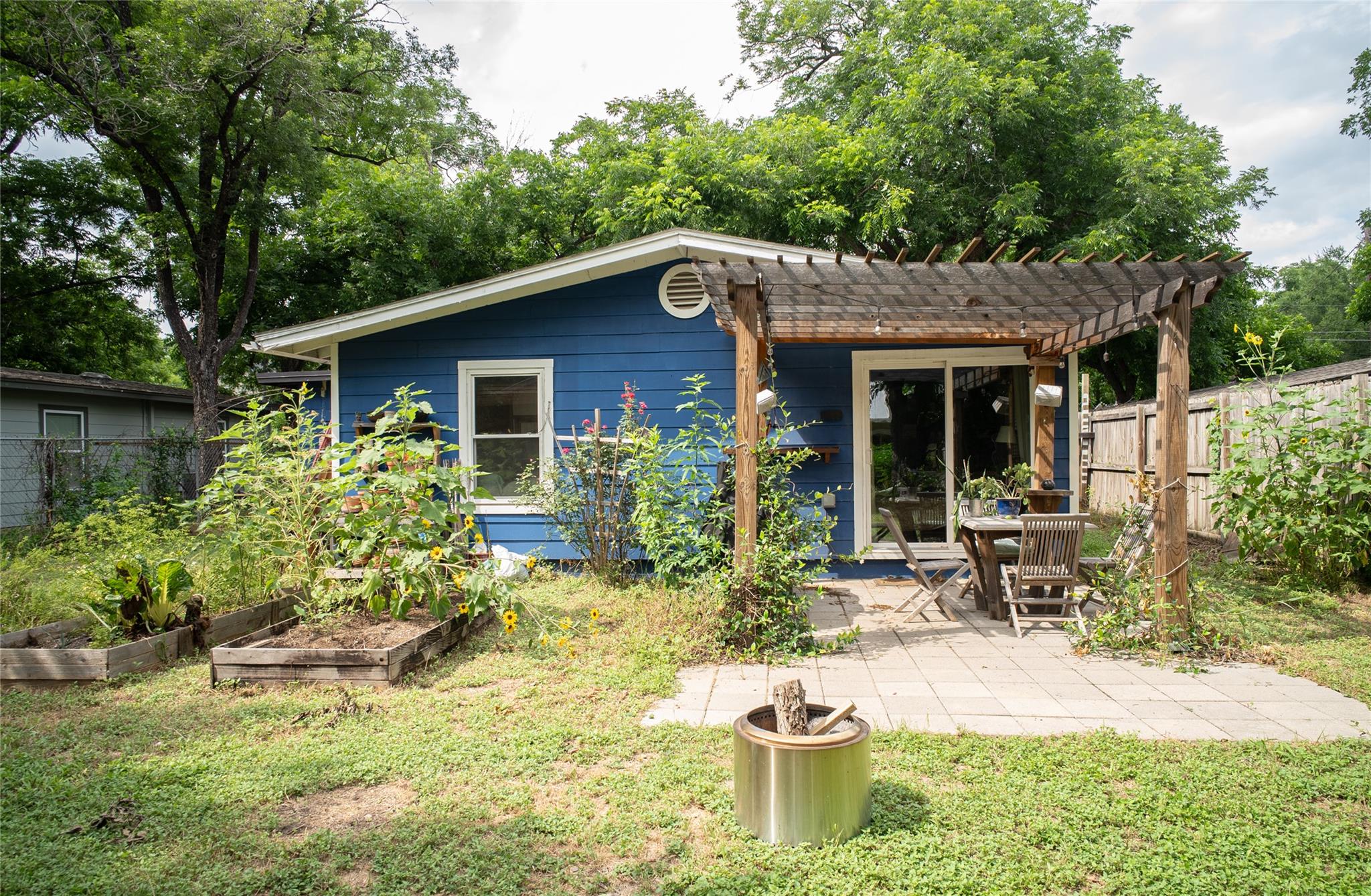 3303 Thompson Street Austin TX 78702