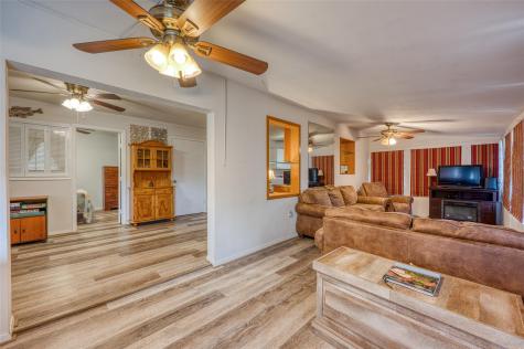 204 W Lakeshore Drive Llano TX 78643