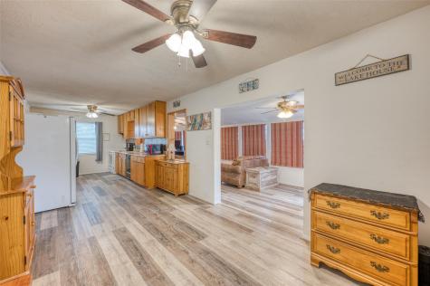 204 W Lakeshore Drive Llano TX 78643