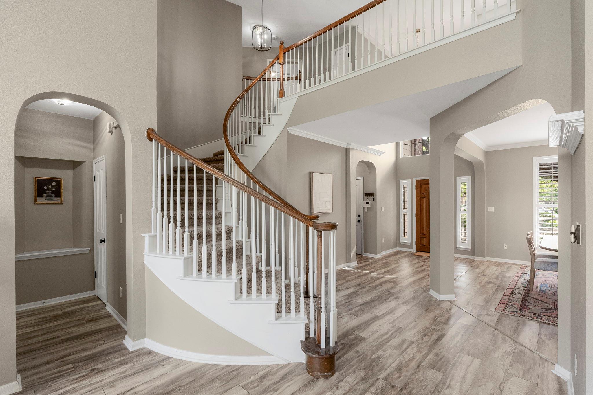 5800 Anselm Court Austin TX 78739