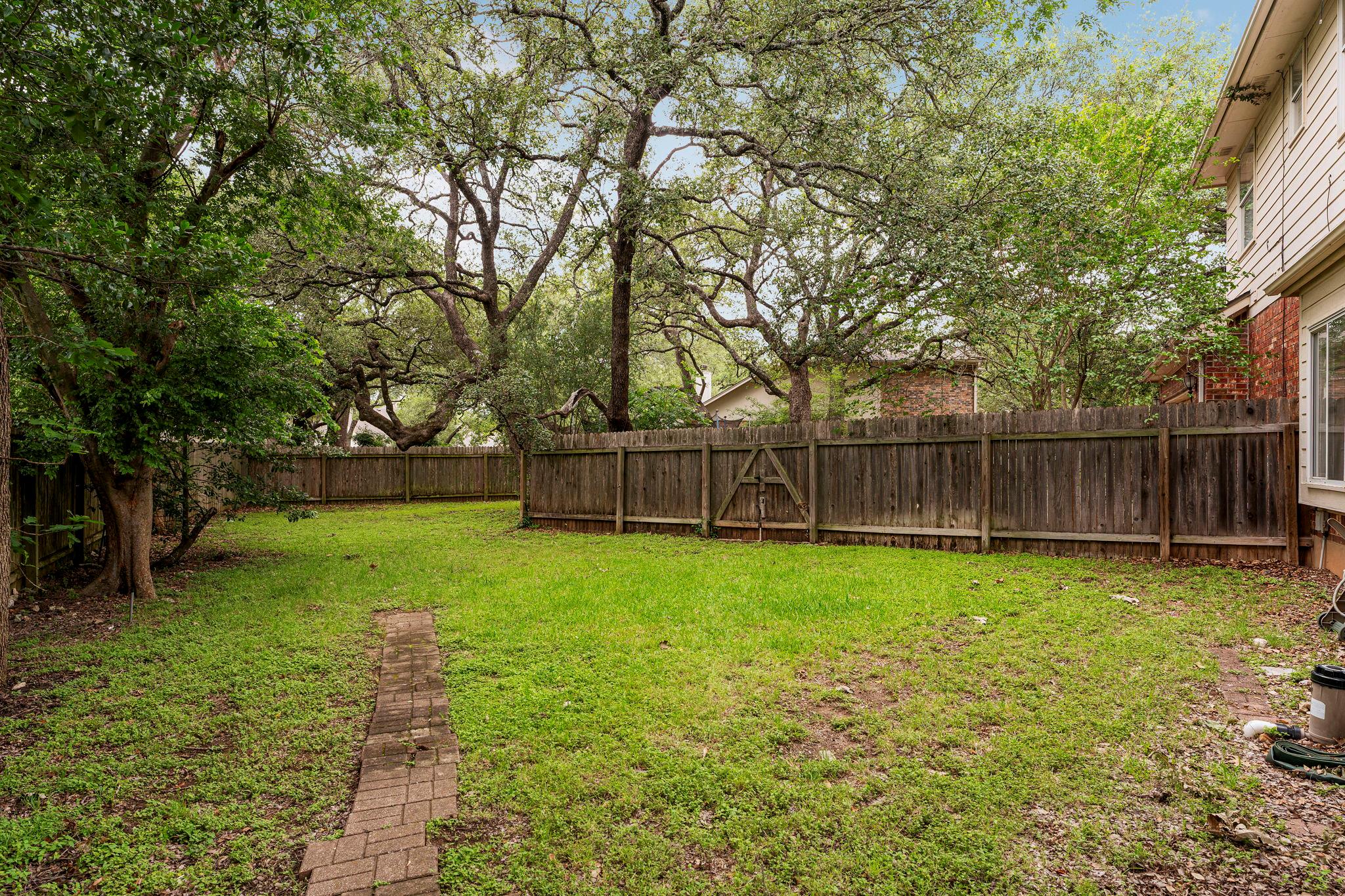 5800 Anselm Court Austin TX 78739