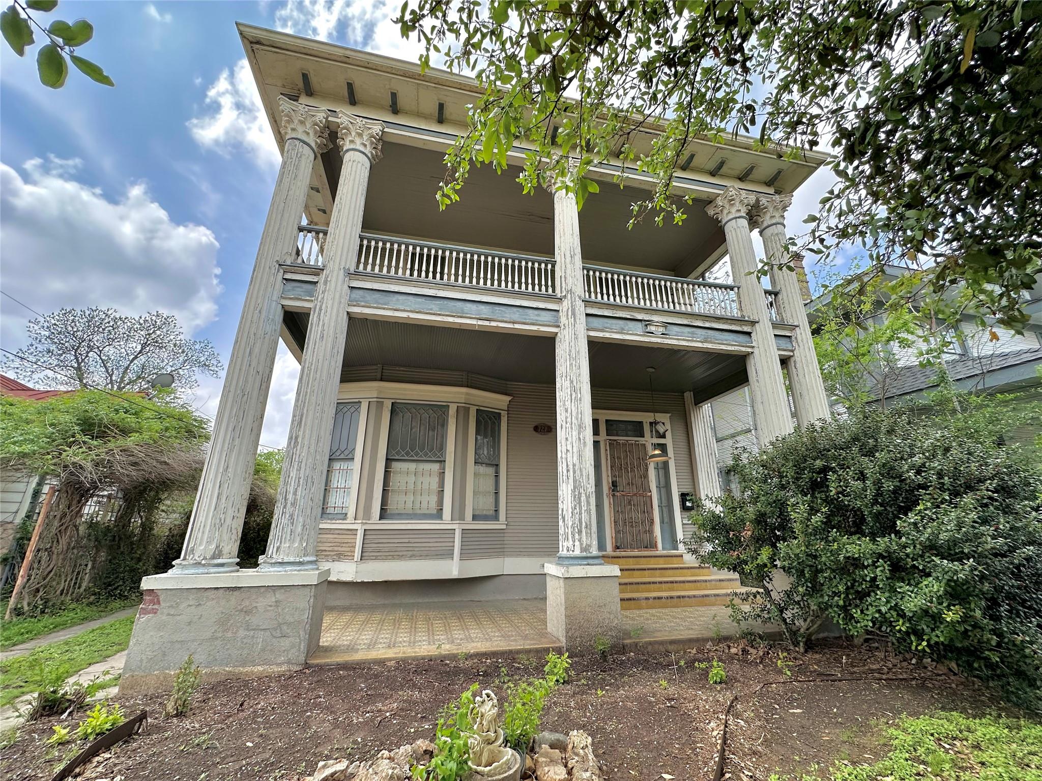 727 N Pine Street San Antonio TX 78202