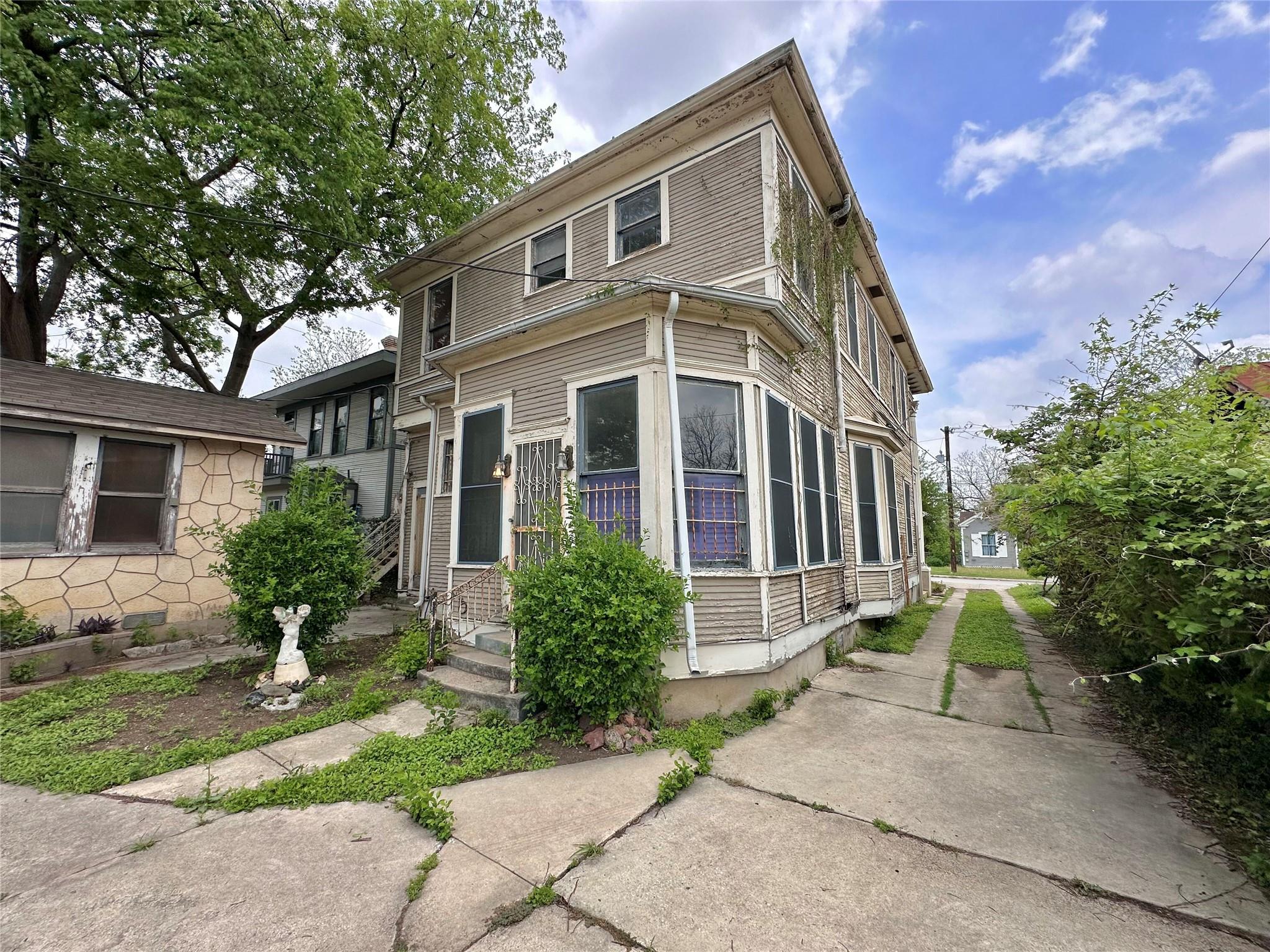 727 N Pine Street San Antonio TX 78202