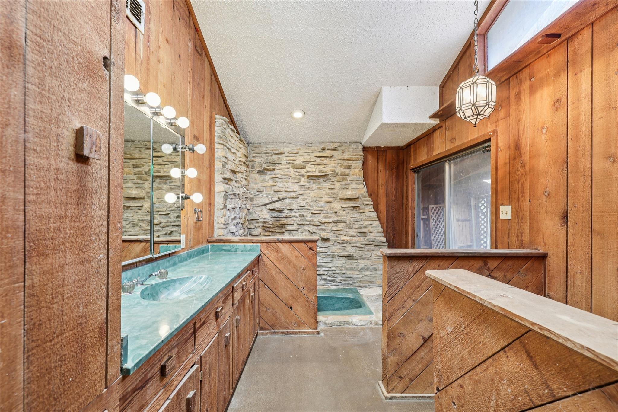 2204 Bahia Circle Austin TX 78741