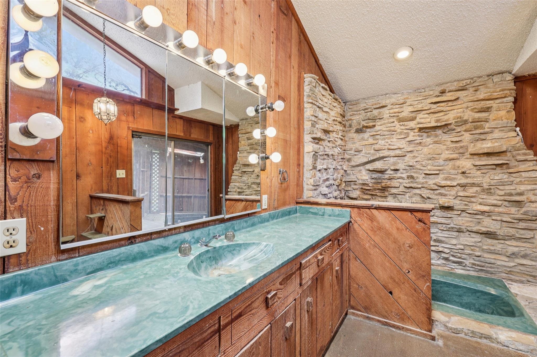 2204 Bahia Circle Austin TX 78741