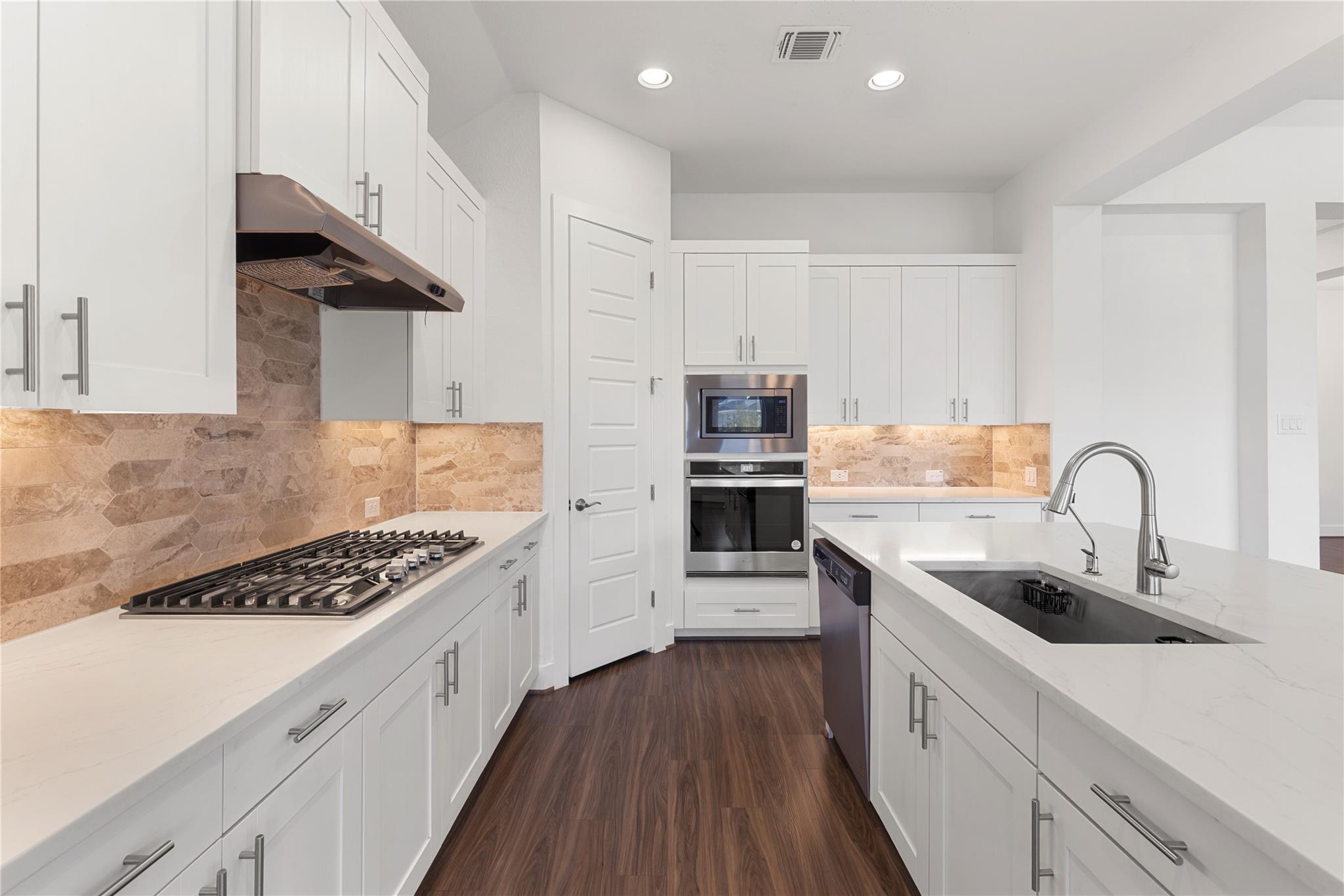 819 Great Lawn Bend Liberty Hill TX 78642