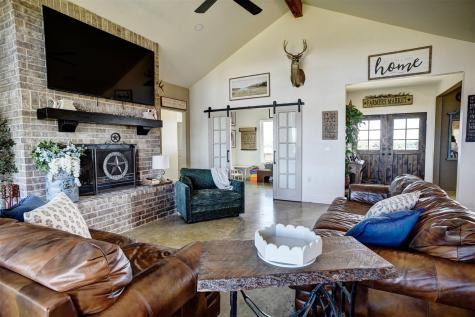 3553 Hunt Lane Waelder TX 78959