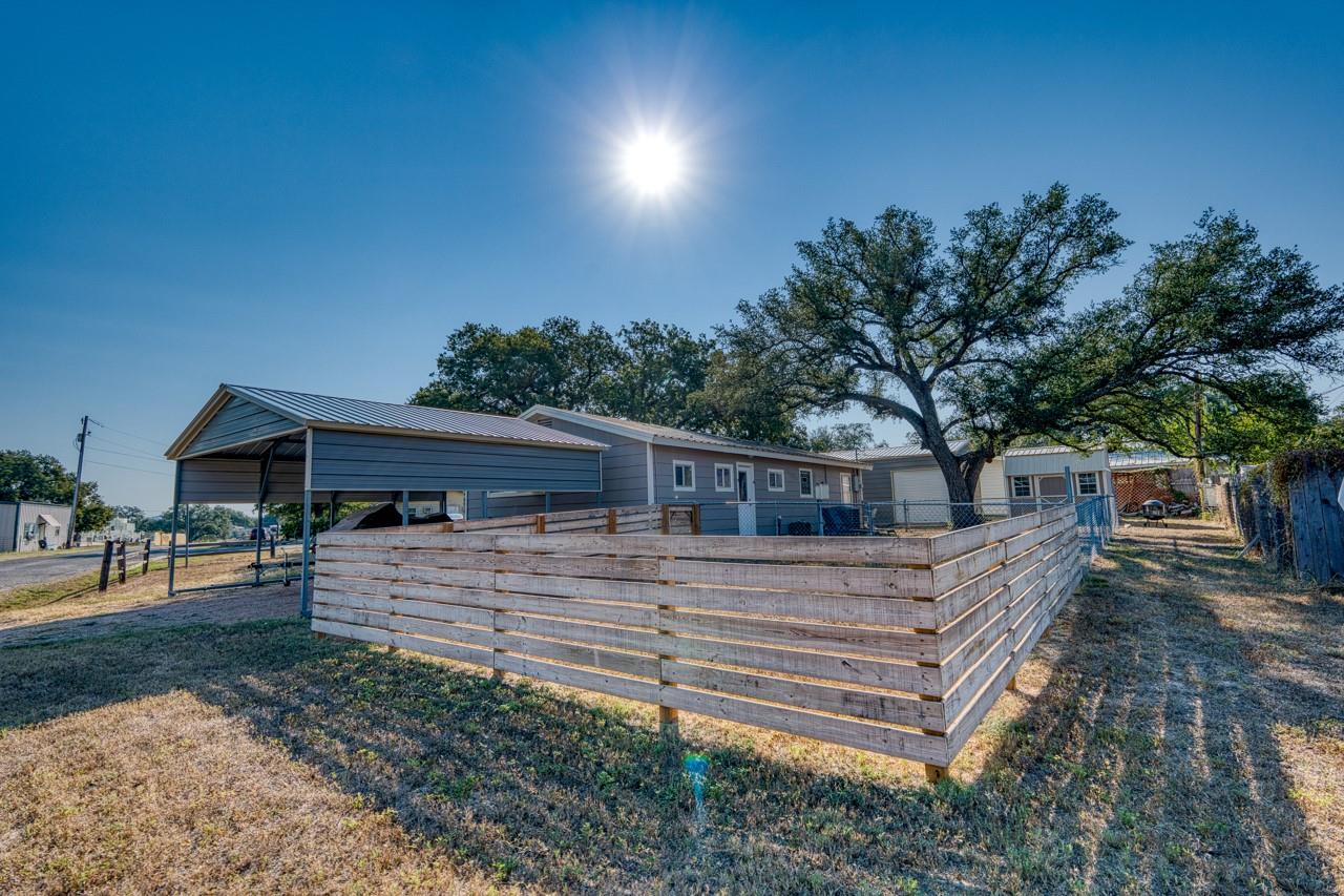 403 South Drive Kingsland TX 78639