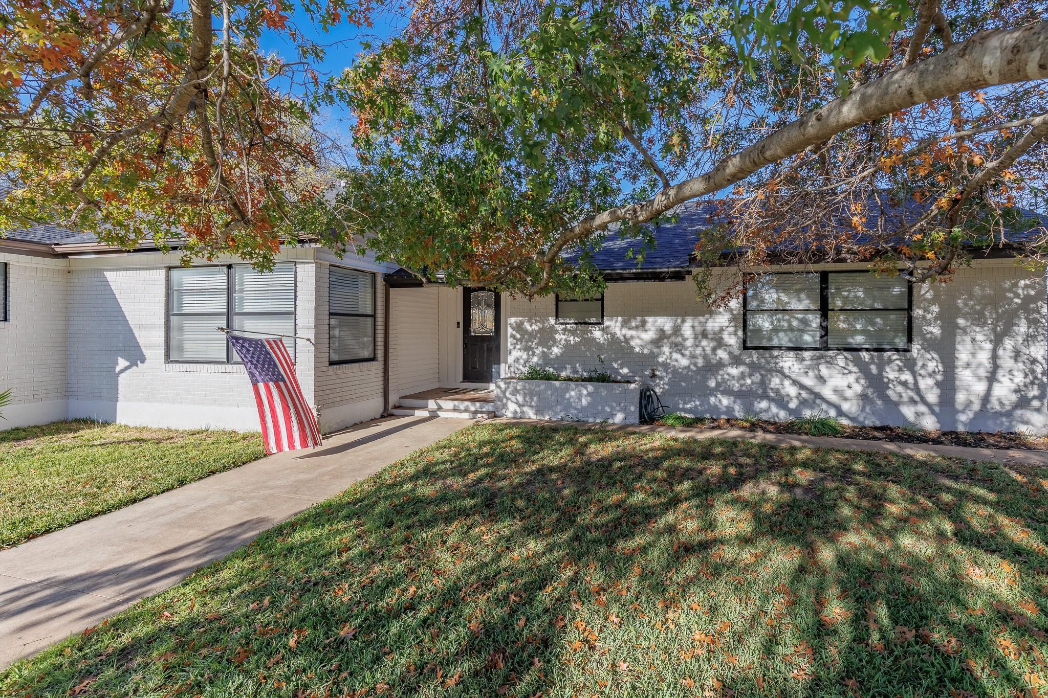 139 E Cottonwood Drive Granite Shoals TX 78654