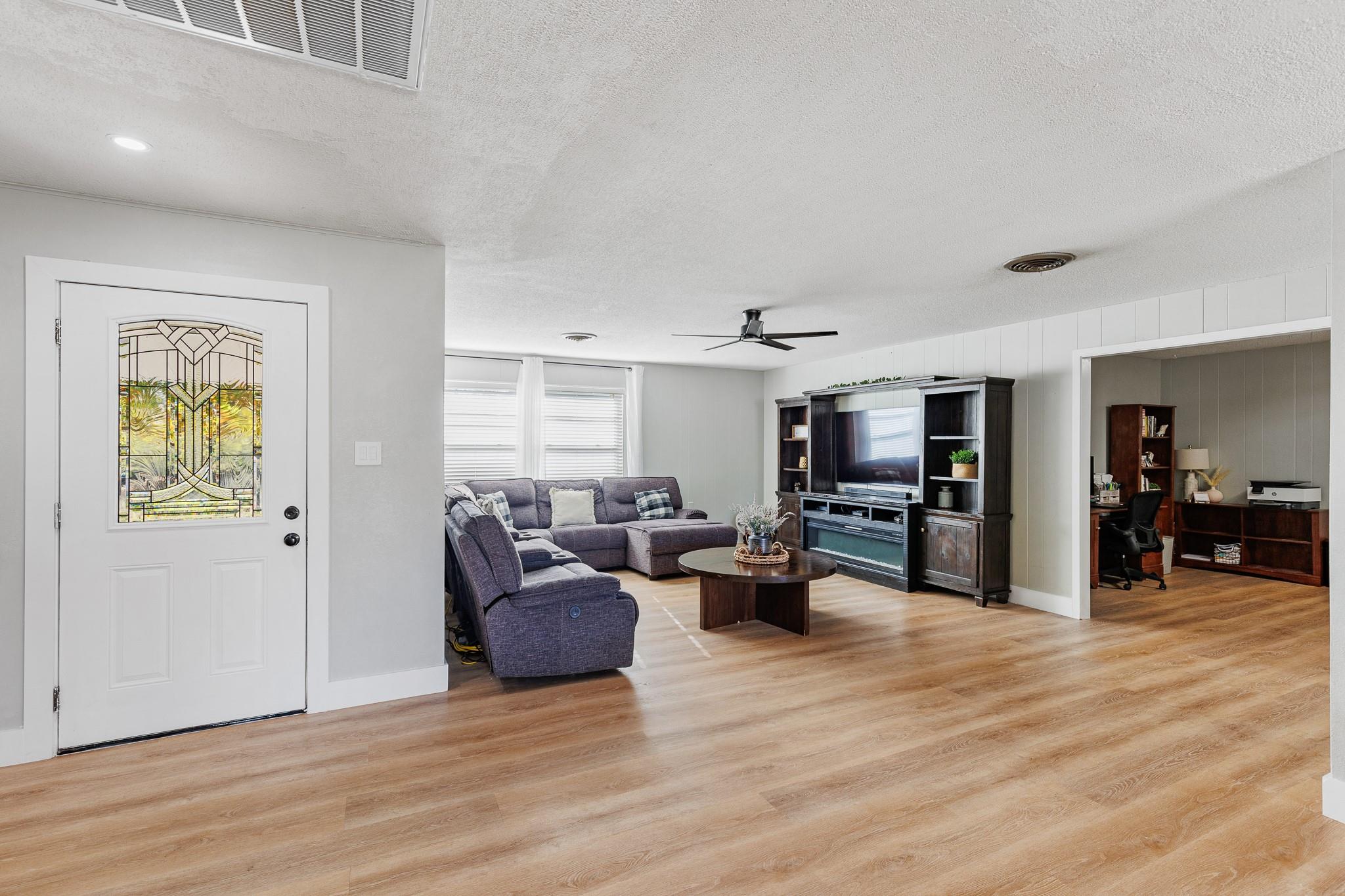 139 E Cottonwood Drive Granite Shoals TX 78654