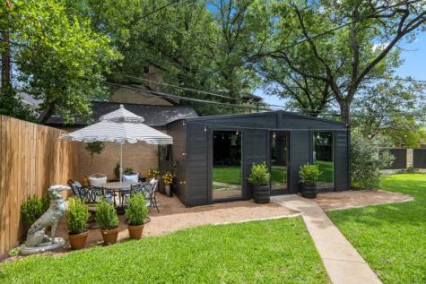2401 Jarratt Avenue Austin TX 78703