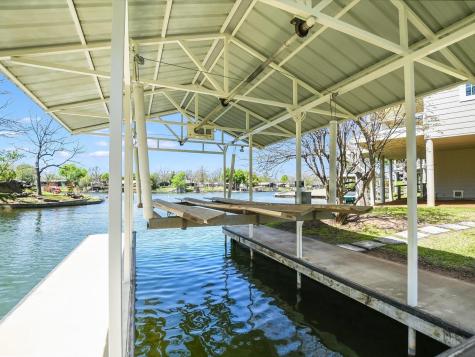 1332 S Lakeside Drive Kingsland TX 78611