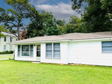 528 E Milam Street La Grange TX 78945