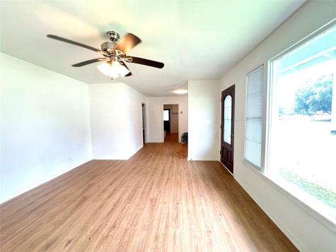 528 E Milam Street La Grange TX 78945