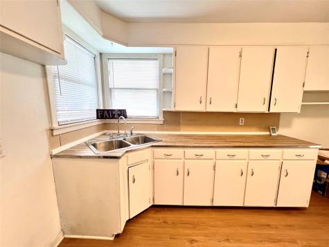 528 E Milam Street La Grange TX 78945