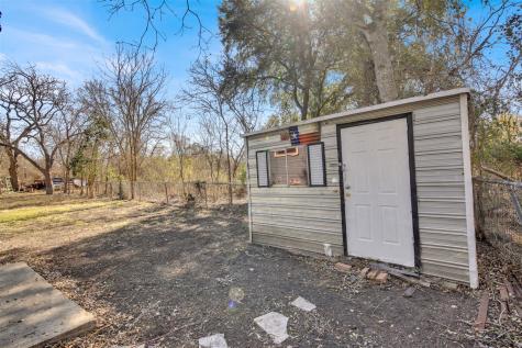 908 Tank Street Lockhart TX 78644