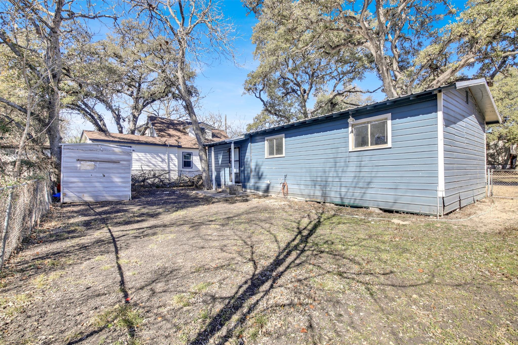 908 Tank Street Lockhart TX 78644
