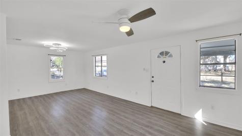 908 Tank Street Lockhart TX 78644