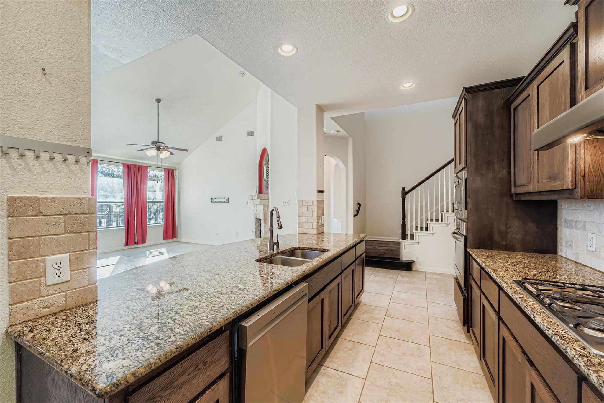 212 Great Circle Cove Austin TX 78717