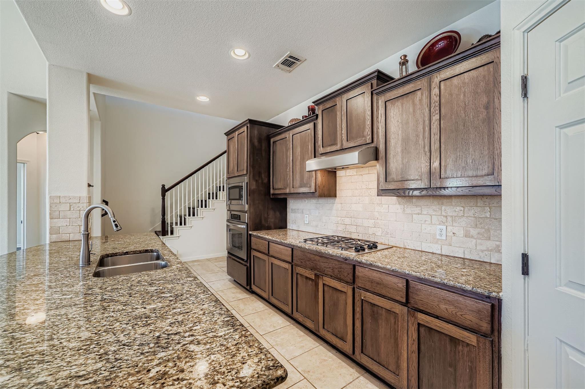 212 Great Circle Cove Austin TX 78717