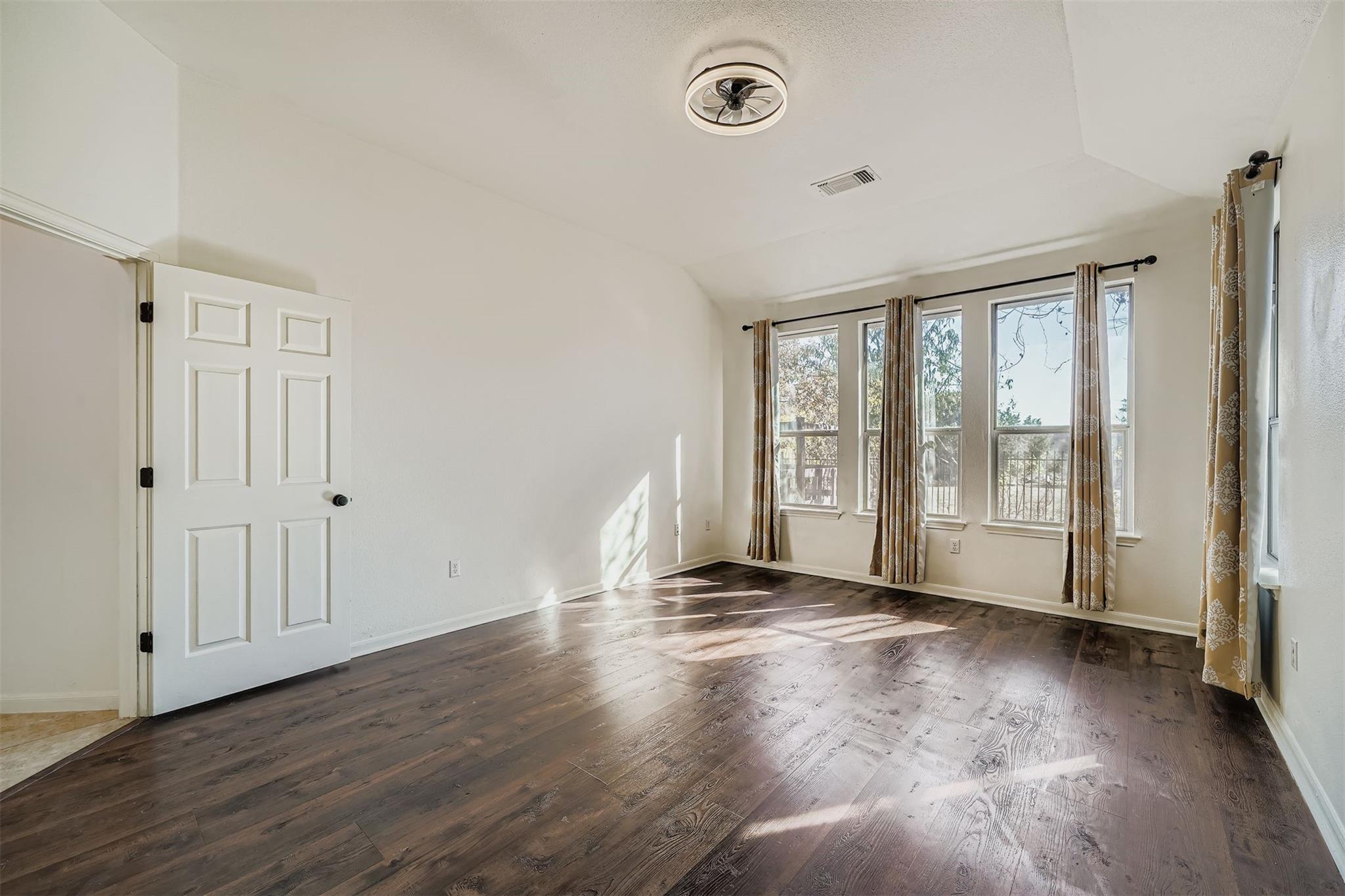 212 Great Circle Cove Austin TX 78717